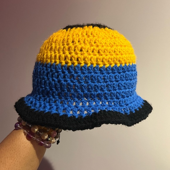 Minion 💛💙 ~ crochet bucket hat - Picture 2 of 4